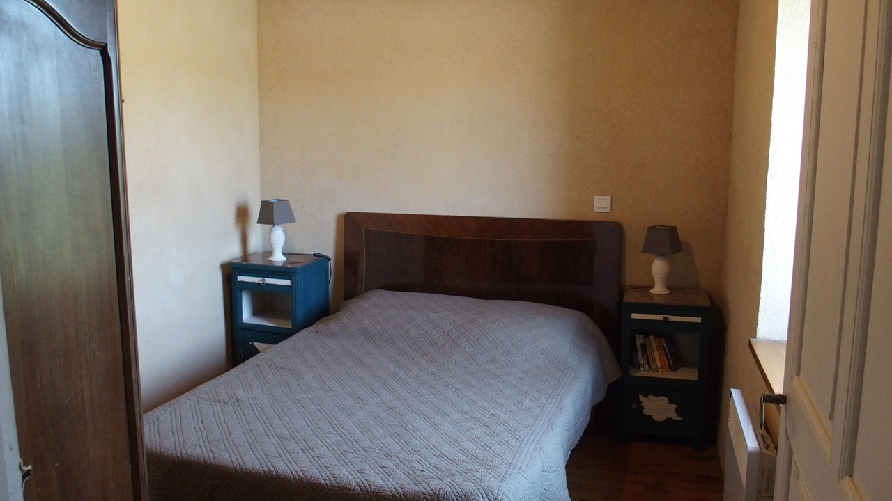 Photo of Bedroom in Assac