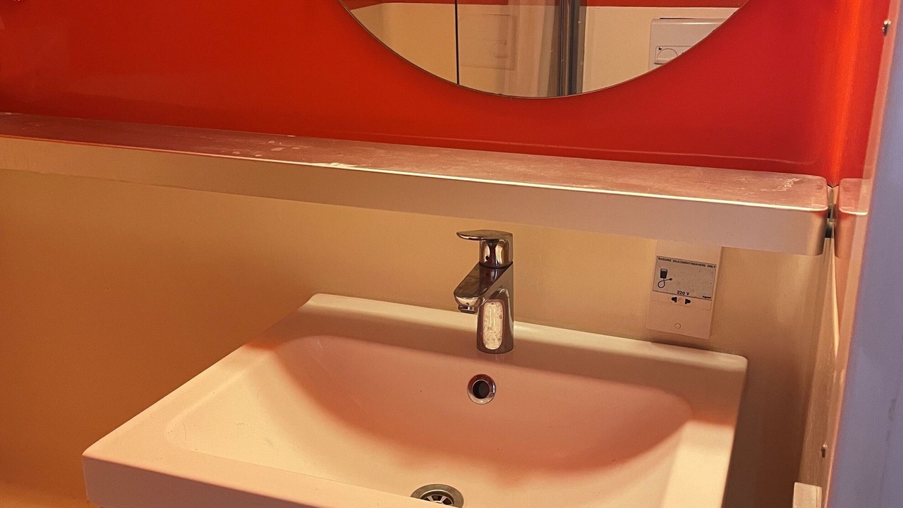 Photo of Bathroom in Arc-1800