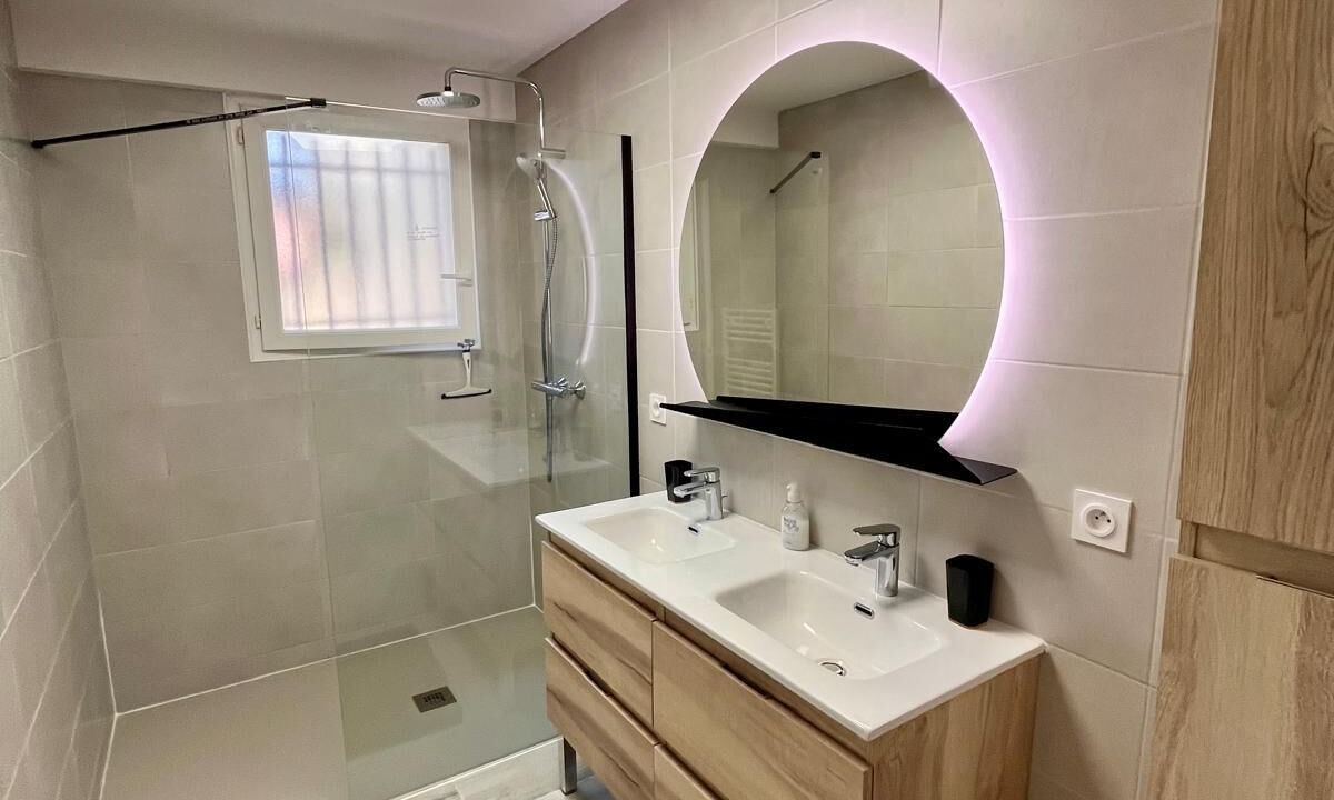 Photo of Bathroom in Laroque-des-Alberes