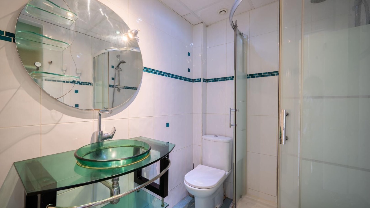 Photo of Bathroom in La Jetee