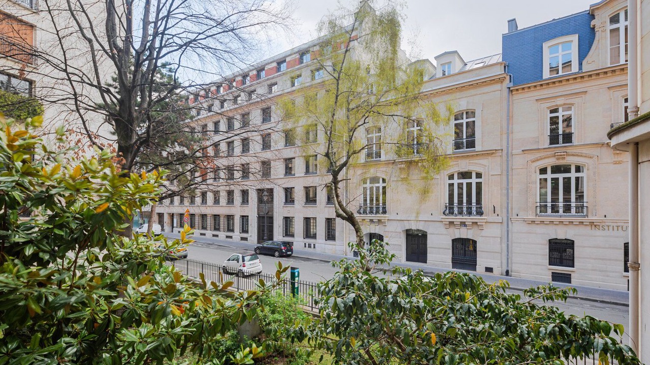 Photo of Outdoor in Champs-Elysees