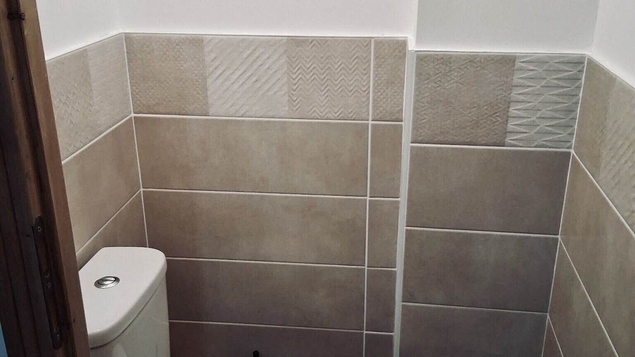 Photo of Bathroom in Eygluy-Escoulin