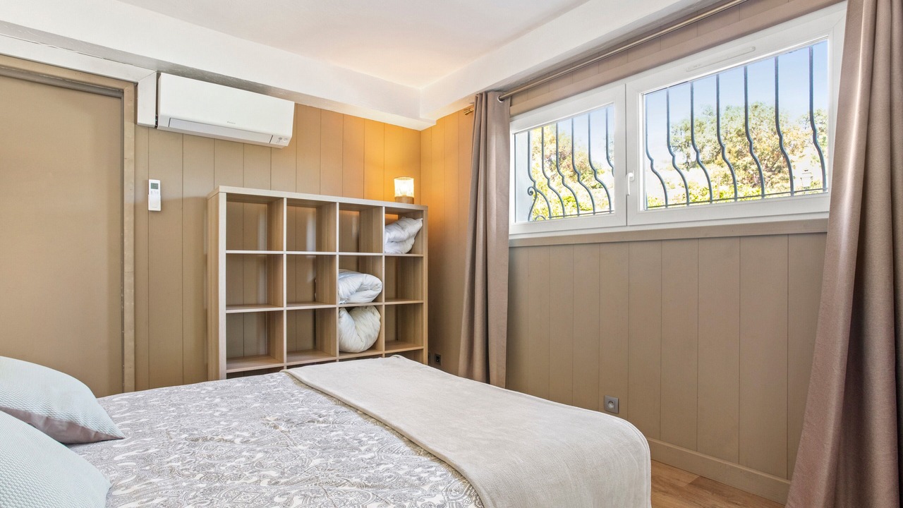 Photo of Bedroom in Les Issambres