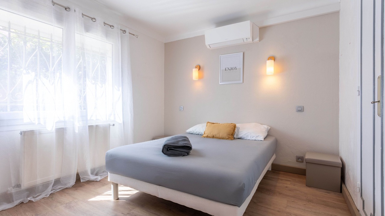 Photo of Bedroom in Les Issambres