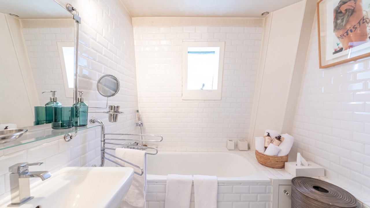 Photo of Bathroom in Quartier de la Plaine-de-Monceaux