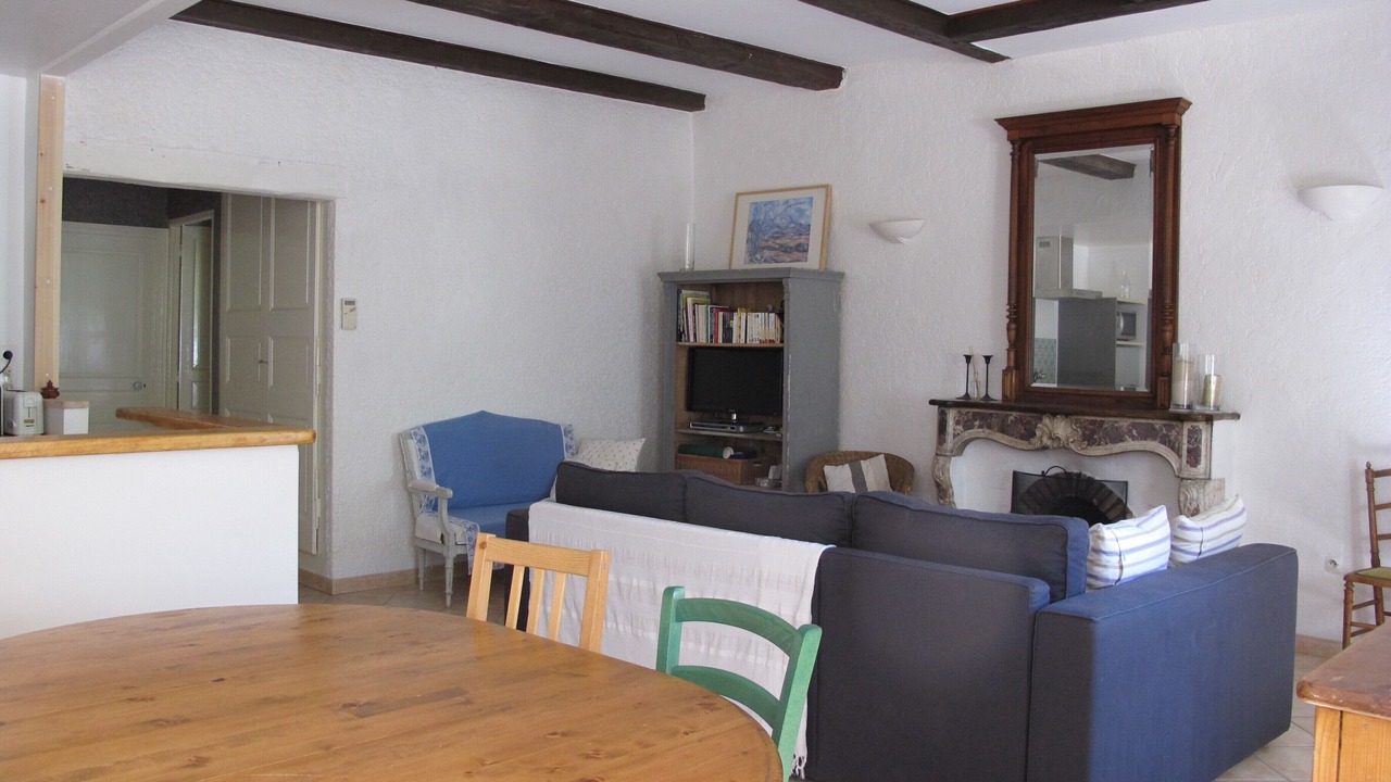 Photo of Livingroom in Rustrel