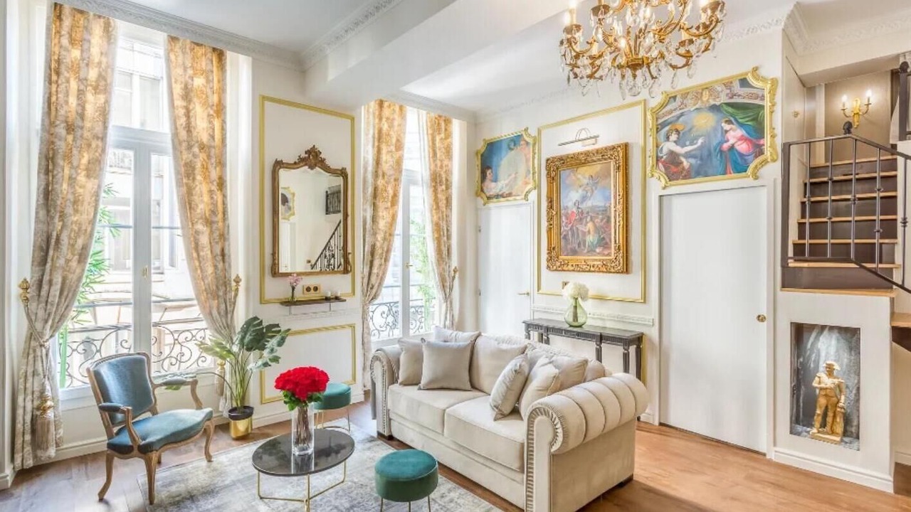 Photo of Livingroom in 2nd Arrondissement