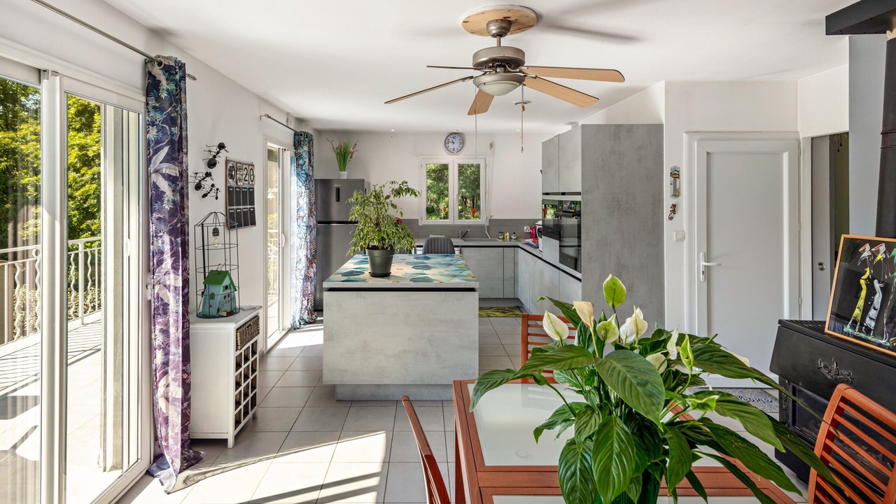 Photo of Kitchen in Saint-Etienne-Vallee-Francaise