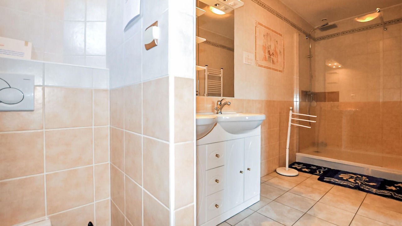 Photo of Bathroom in Laroque-des-Alberes