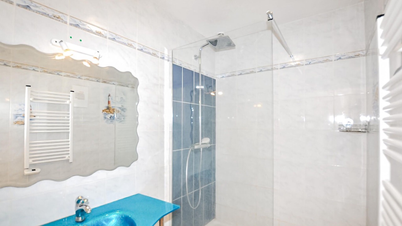 Photo of Bathroom in Laroque-des-Alberes