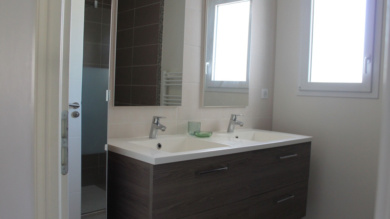 Photo of Bathroom in Oeyreluy