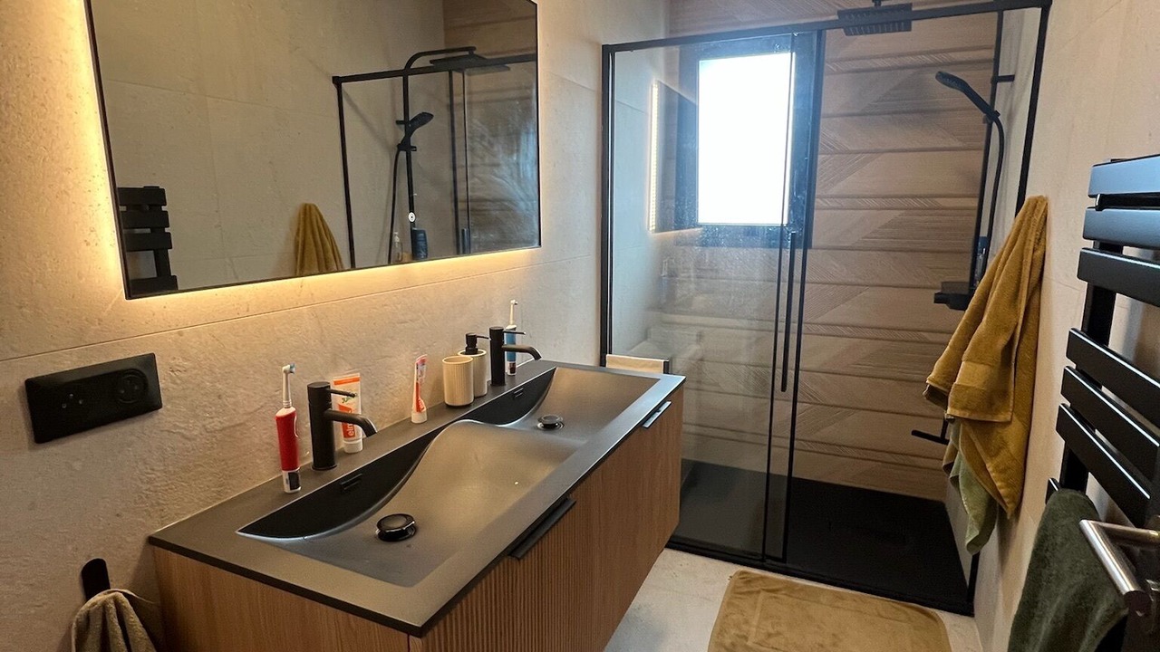 Photo of Bathroom in Mios