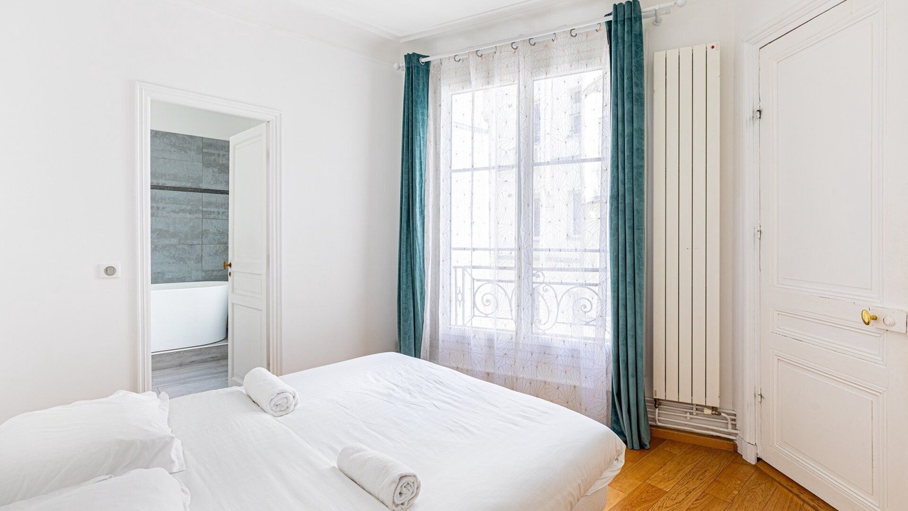 Photo of Bedroom in Arts-et-Metiers