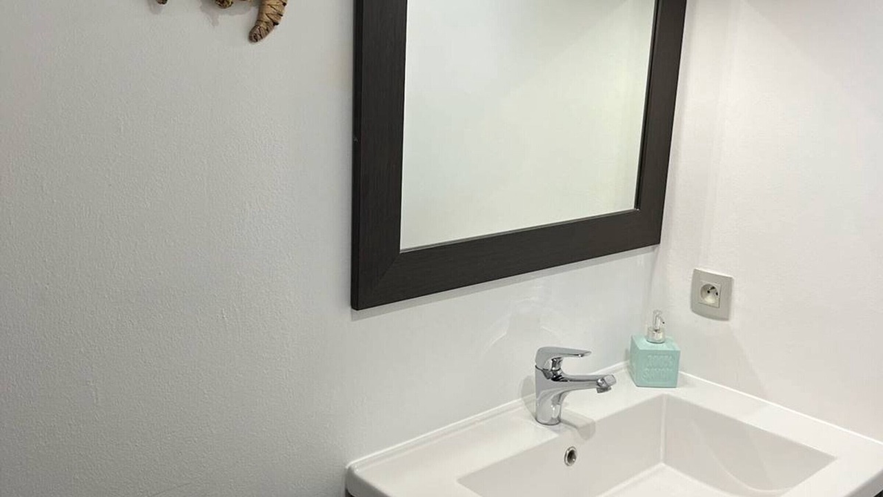 Photo of Bathroom in La Jetee