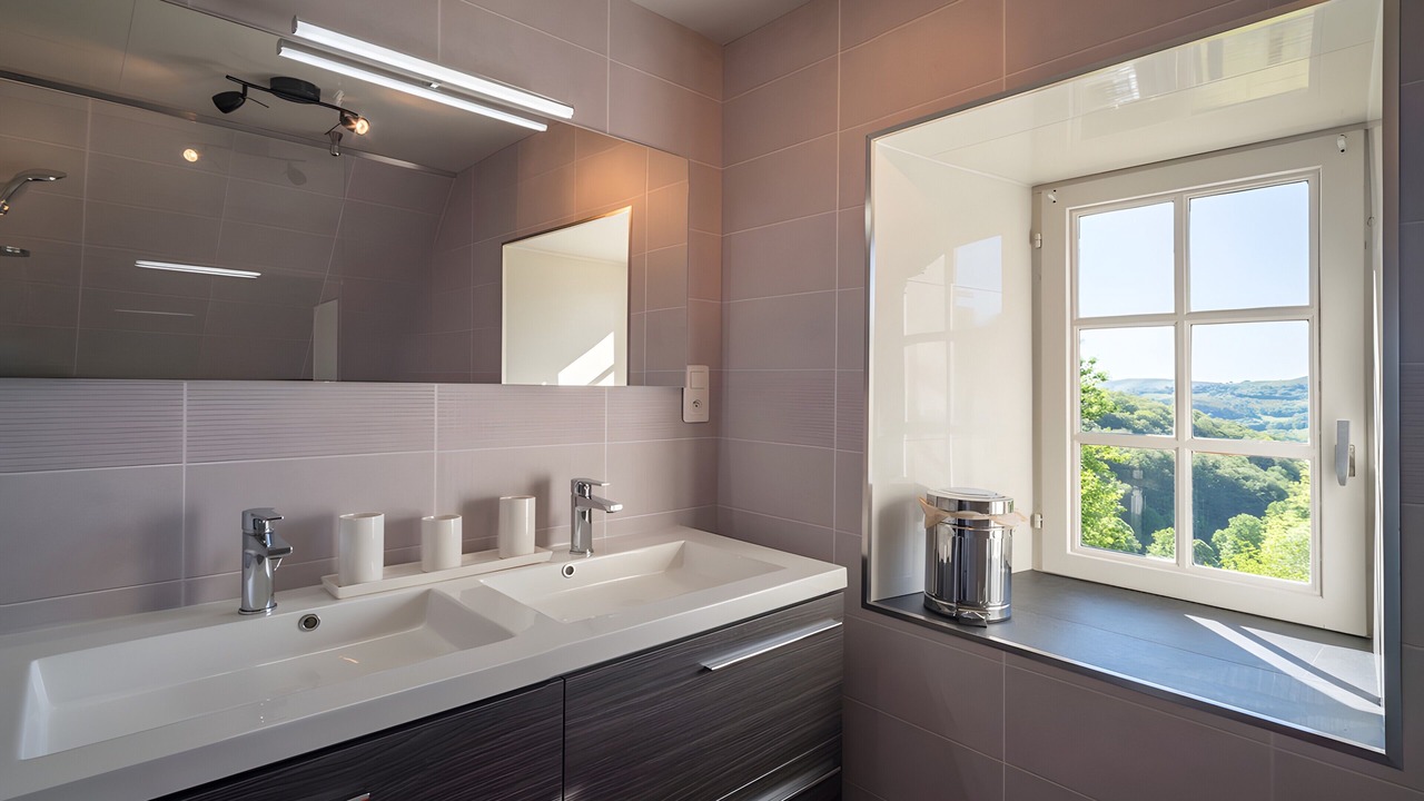 Photo of Bathroom in Saint-Cirgues-de-Jordanne