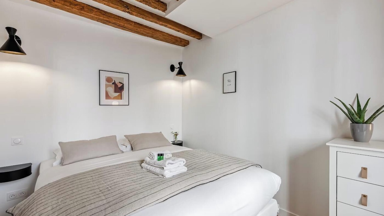 Photo of Bedroom in Val-de-Grace