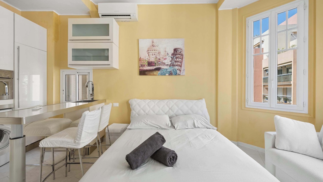 Photo of Bedroom in Beausoleil