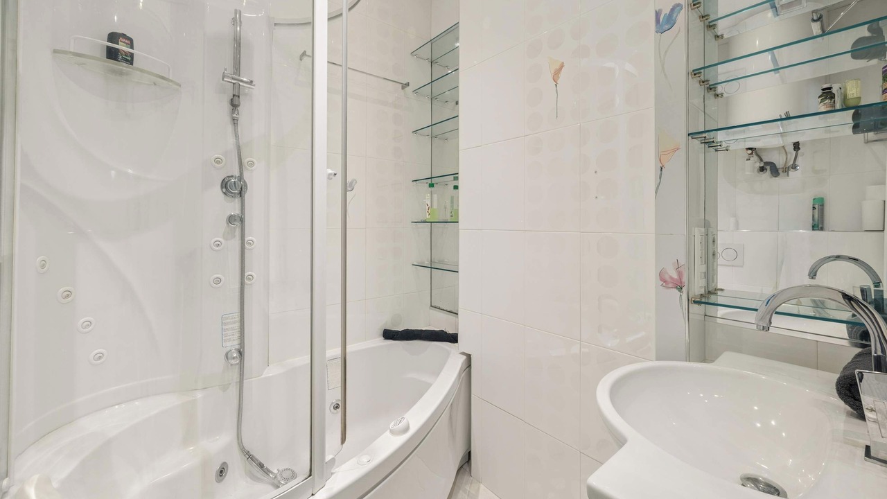 Photo of Bathroom in Beausoleil