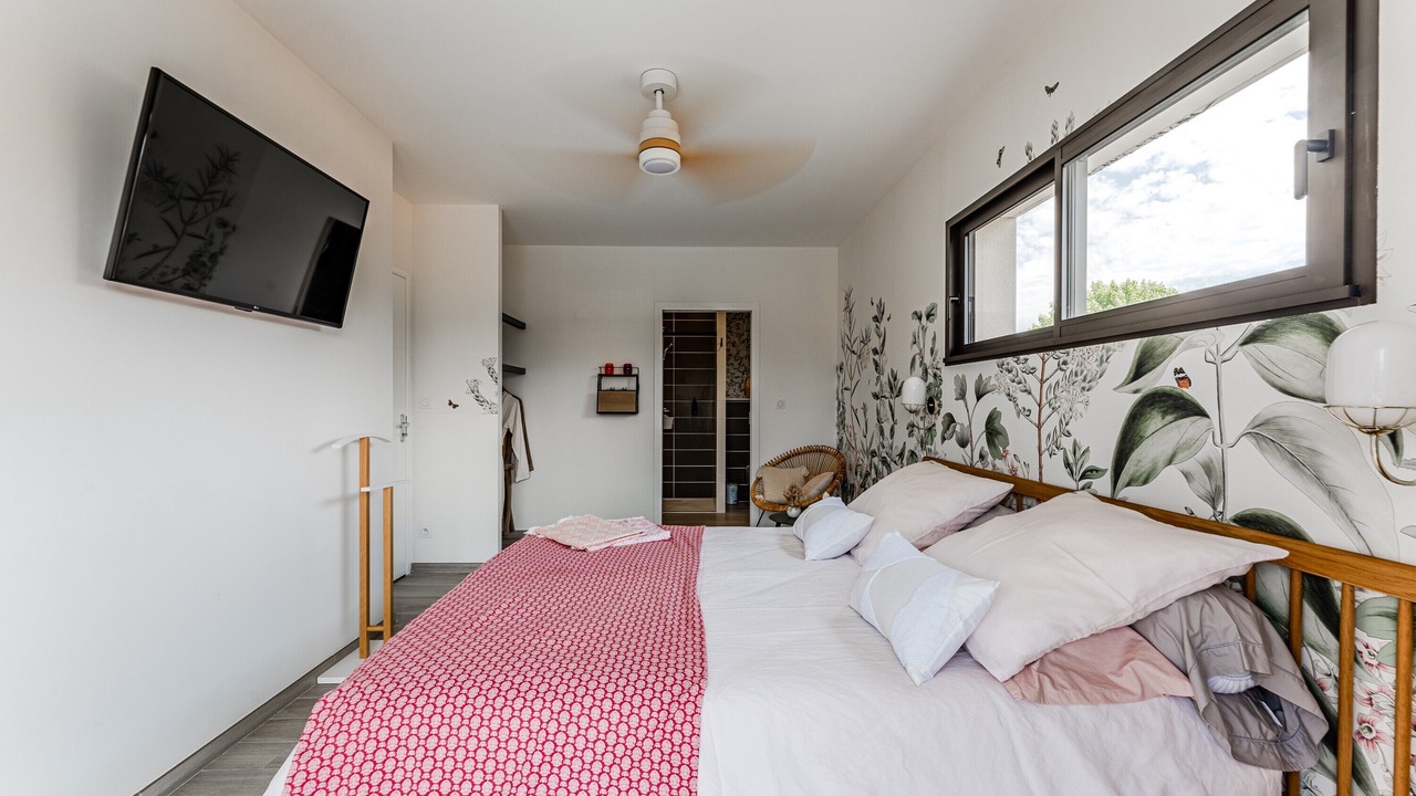 Photo of Bedroom in Parentis-en-Born