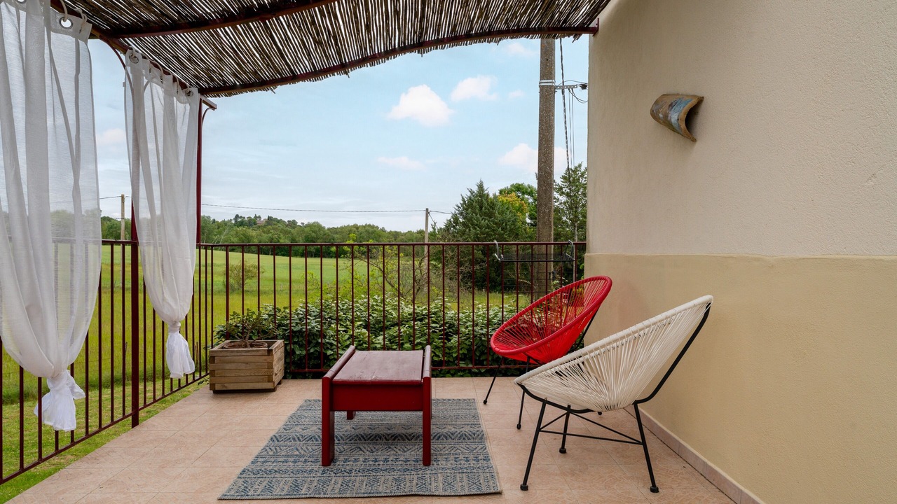 Photo of Patio Balcony in Rousson