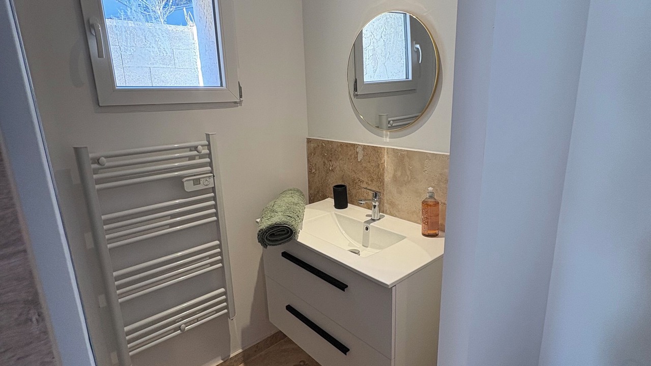 Photo of Bathroom in Cairanne