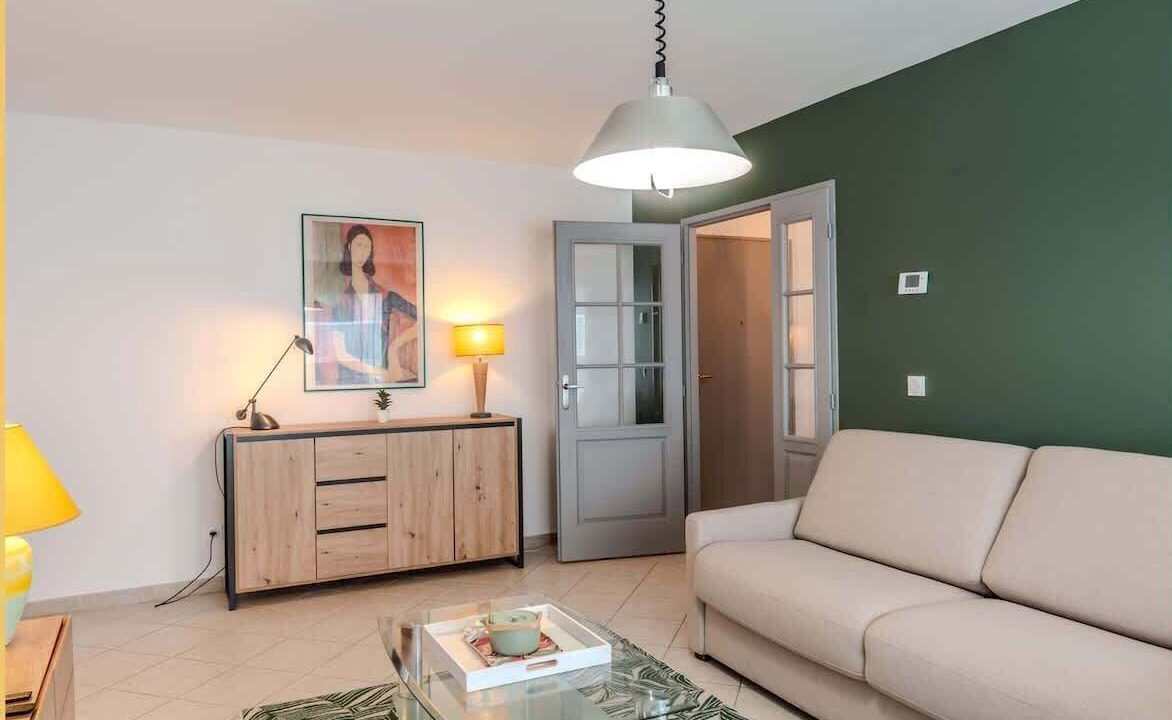 Photo of Livingroom in Ferney-Voltaire
