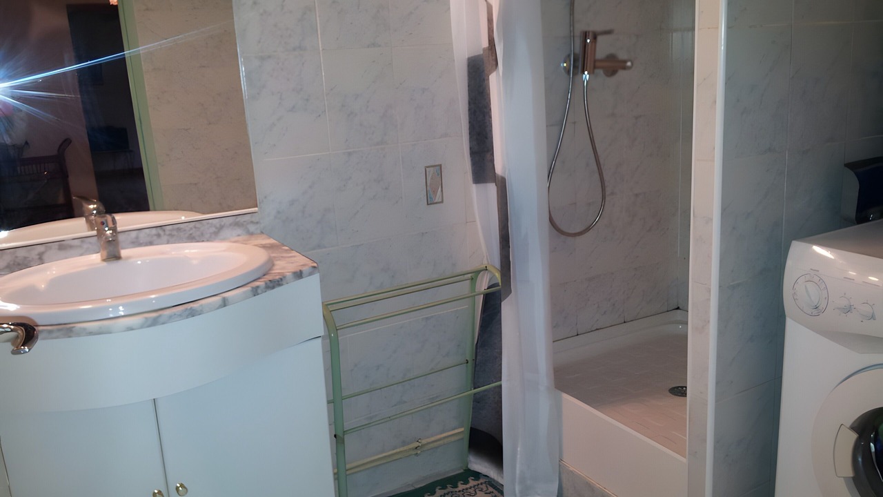 Photo of Bathroom in Carennac