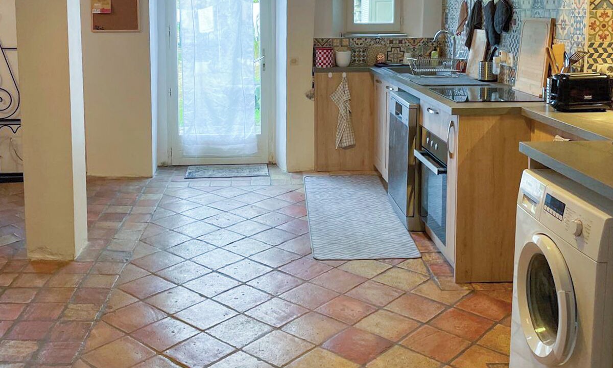 Photo of Kitchen in Claret