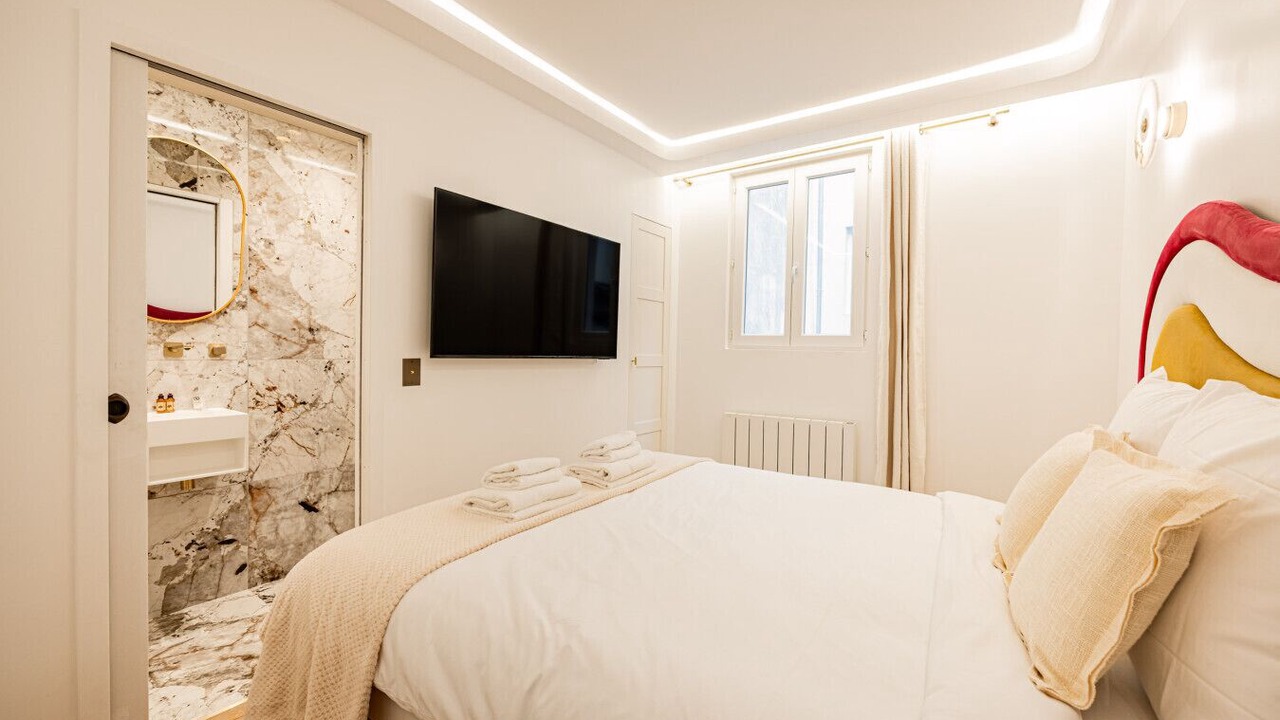 Photo of Bedroom in Sorbonne