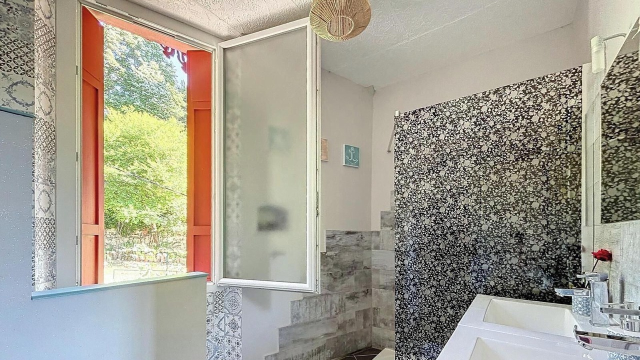 Photo of Bathroom in Bedarieux