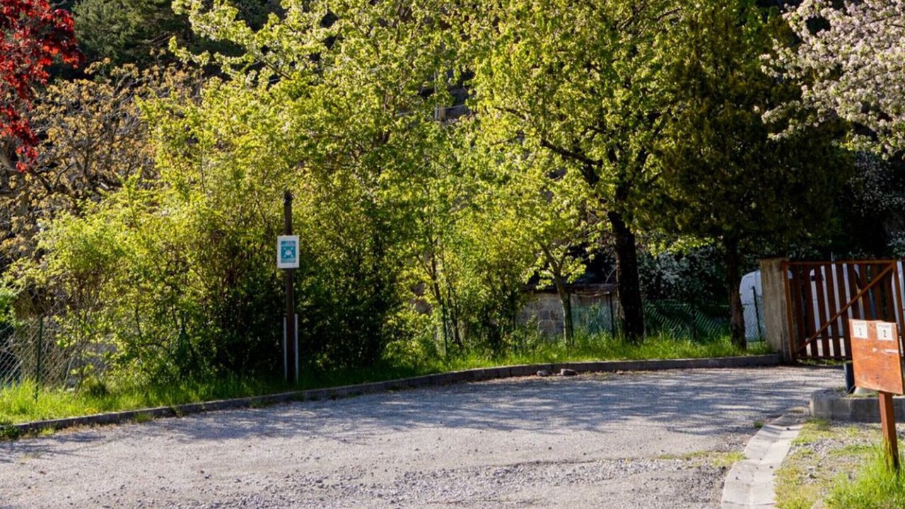 Photo of Others in Peone