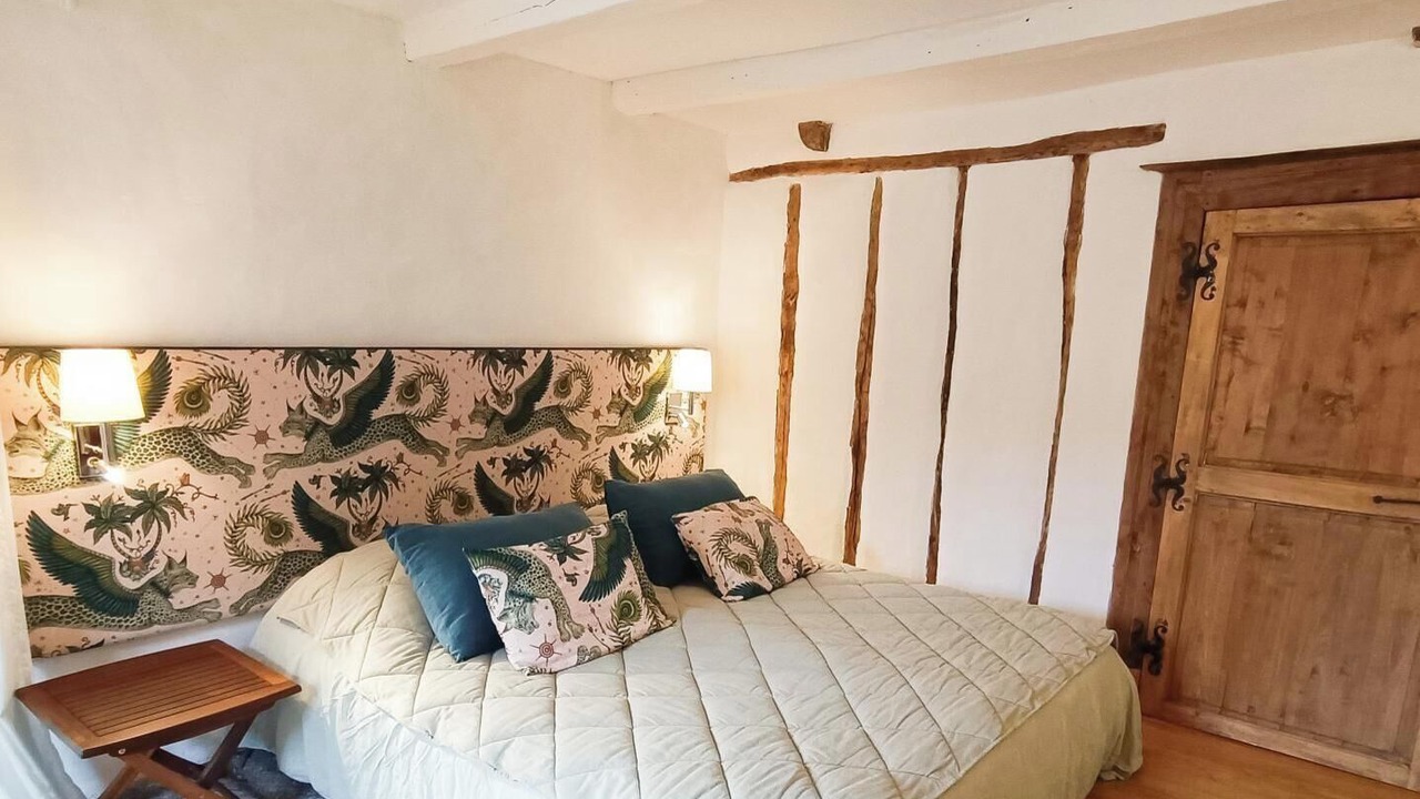 Photo of Bedroom in Camburat