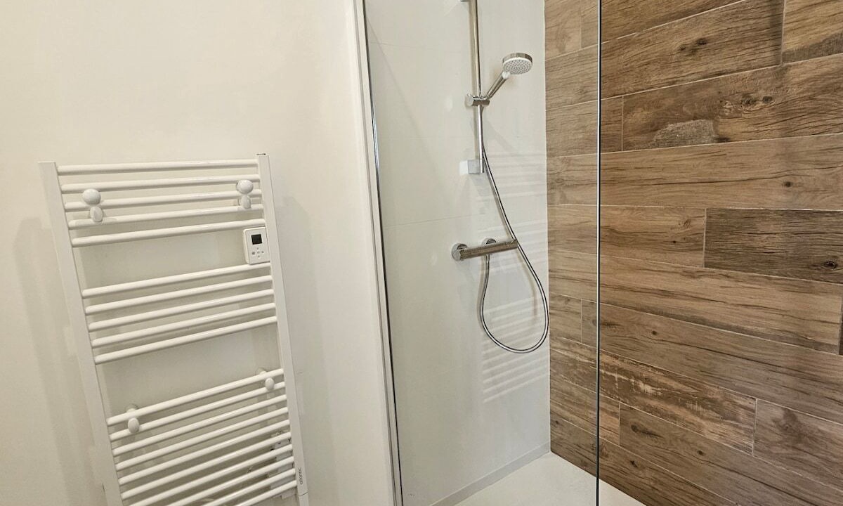 Photo of Bathroom in Genas