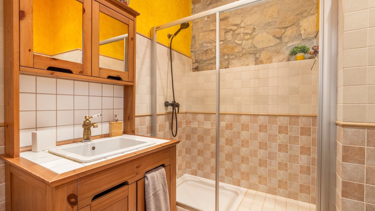 Photo of Bathroom in Guimera