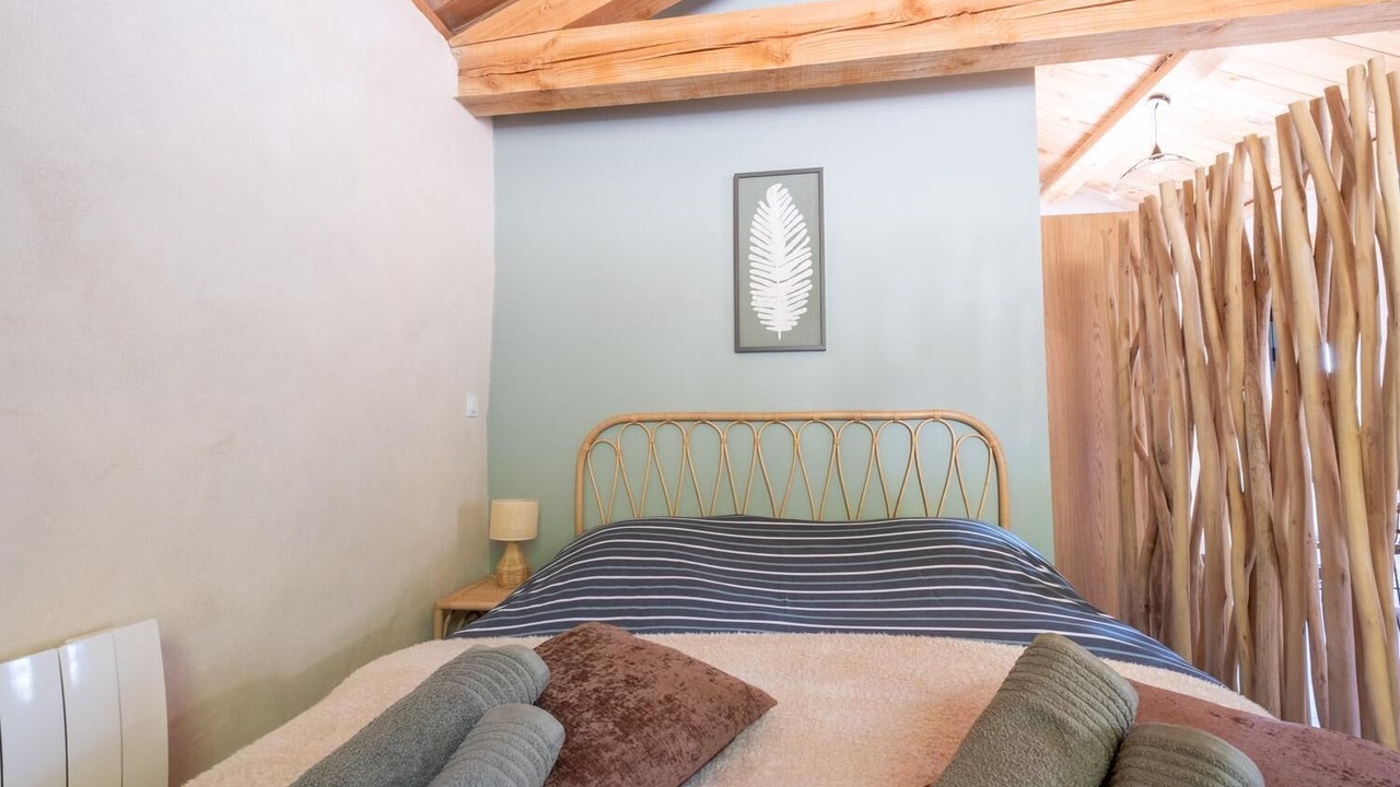 Photo of Bedroom in Saint-Julien-des-Points