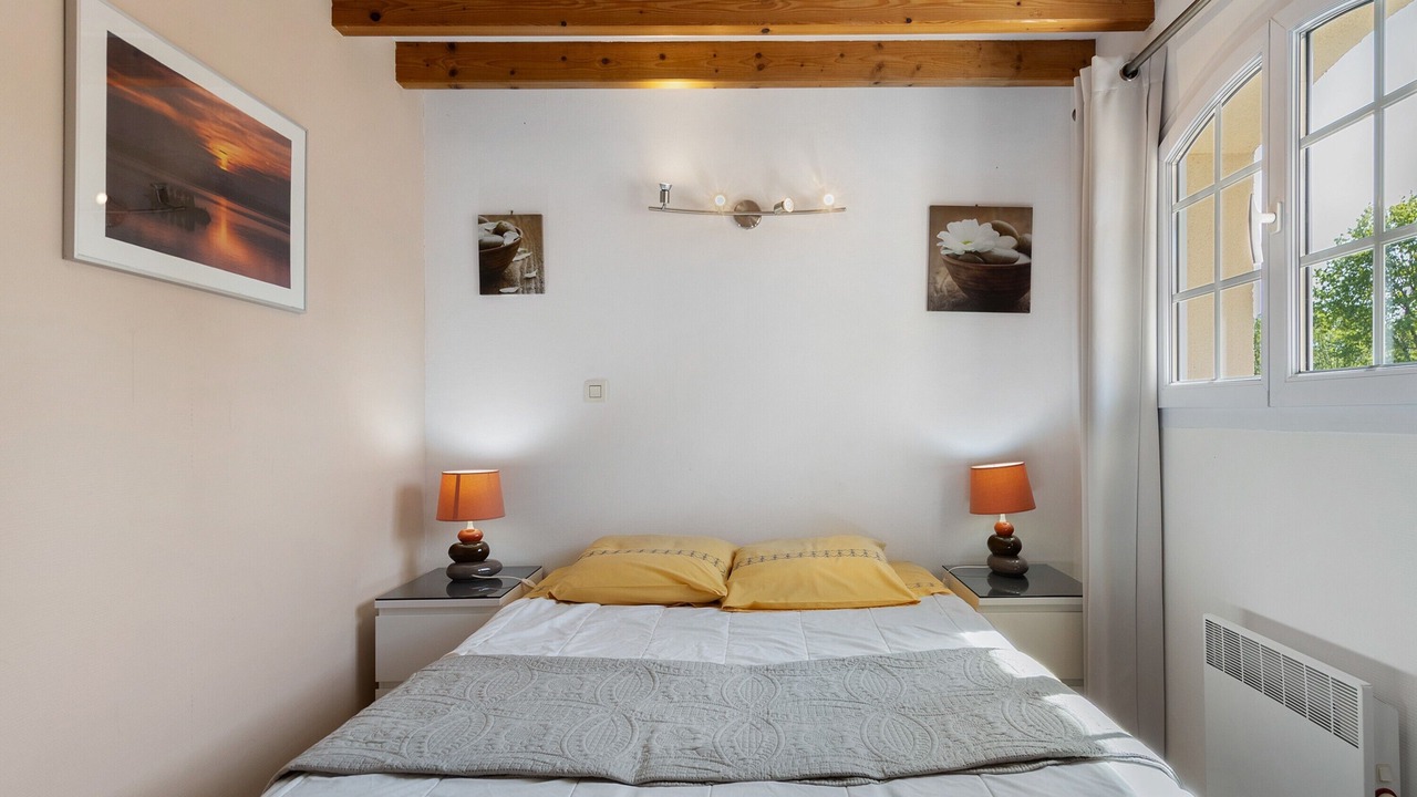 Photo of Bedroom in Begadan