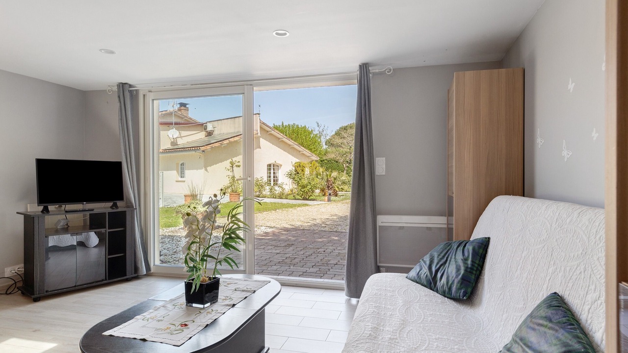Photo of Livingroom in Begadan