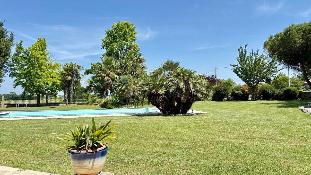 Photo of Outdoor in Civrac-en-Medoc