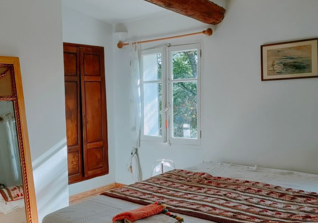 Photo of Bedroom in Chateauneuf-le-Rouge