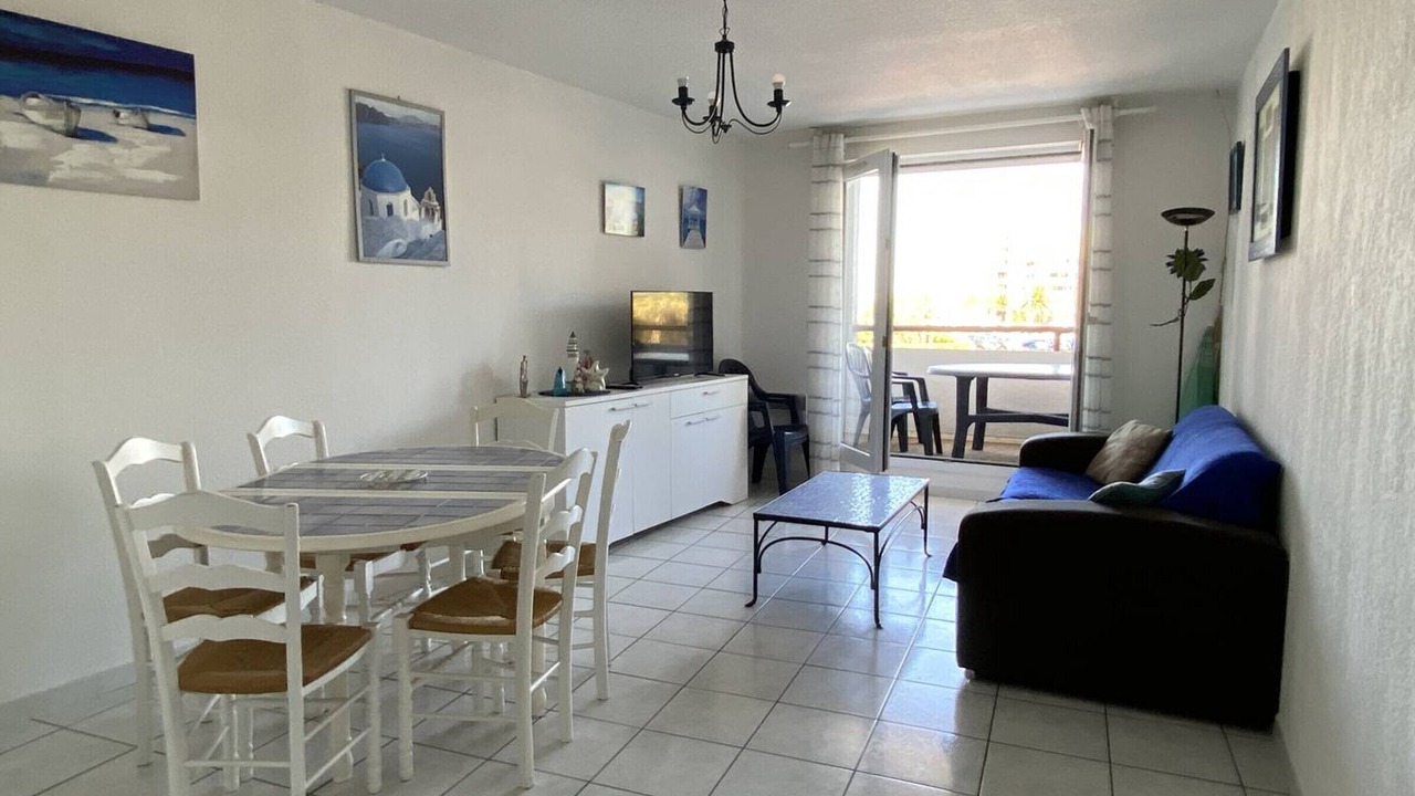 Photo of Livingroom in Le Port
