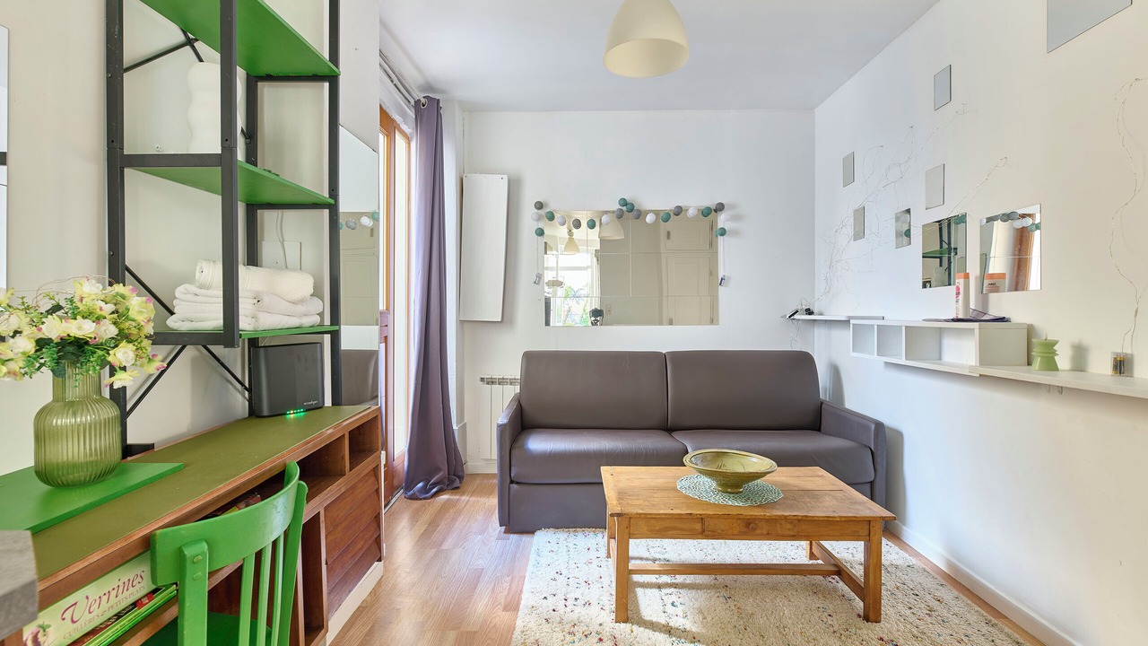 Photo of Livingroom in 9th Arrondissement