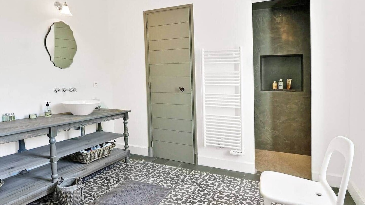 Photo of Bathroom in St.-Remy-de-Provence