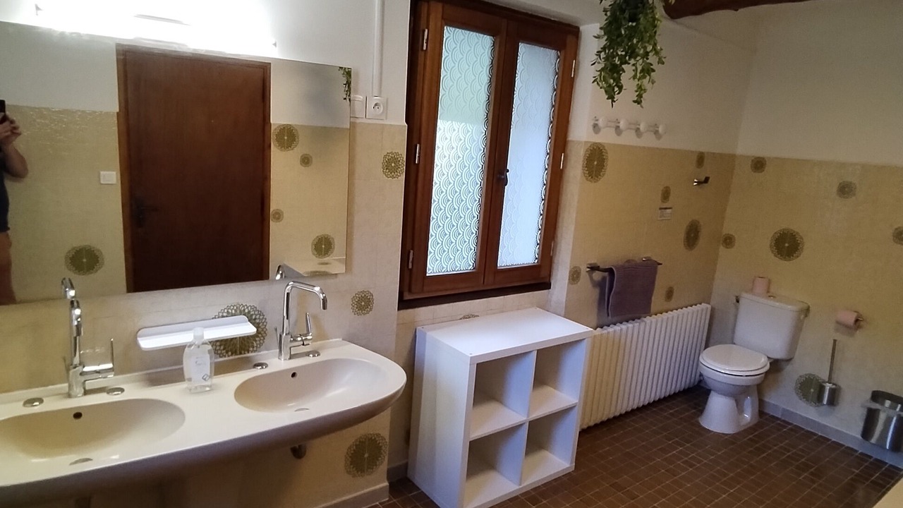Photo of Bathroom in Saint-Andre-de-Majencoules