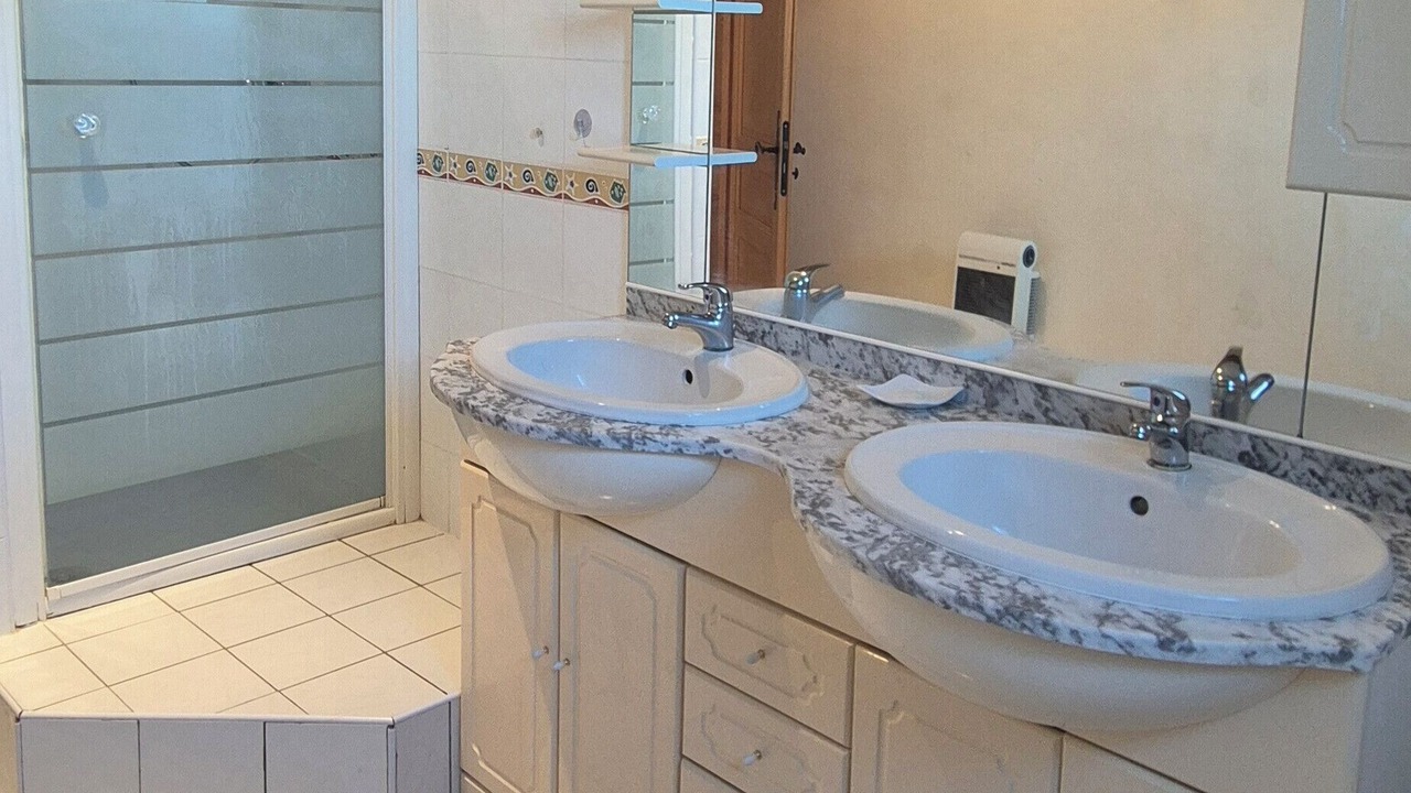 Photo of Bathroom in Saint-Jean-Lespinasse