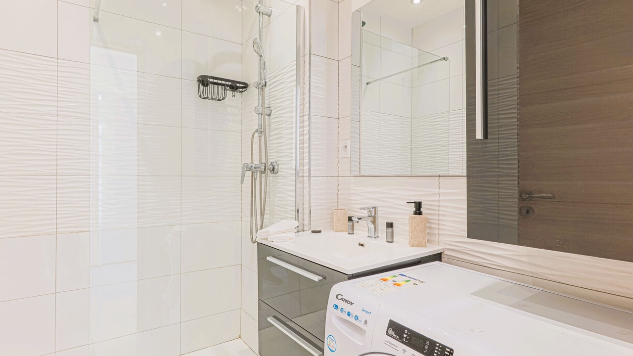 Photo of Bathroom in Vernier