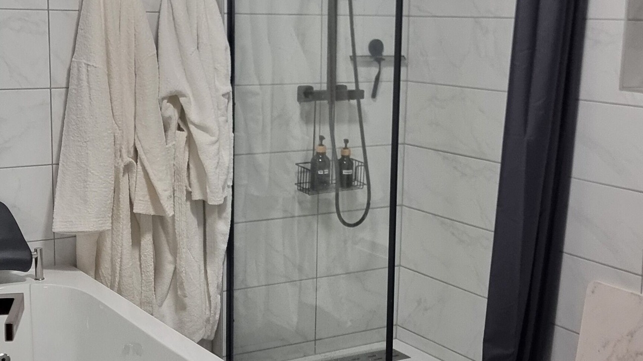 Photo of Bathroom in Charmes-sur-Rhone