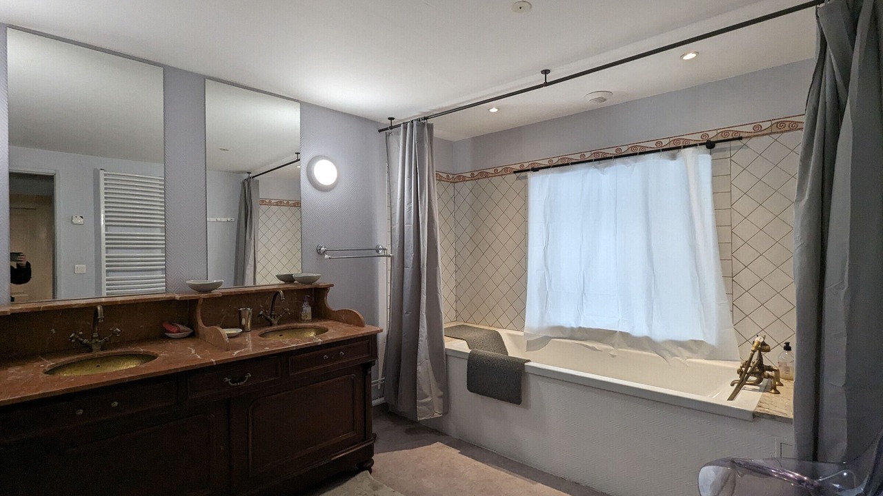 Photo of Bathroom in Saint-Berain