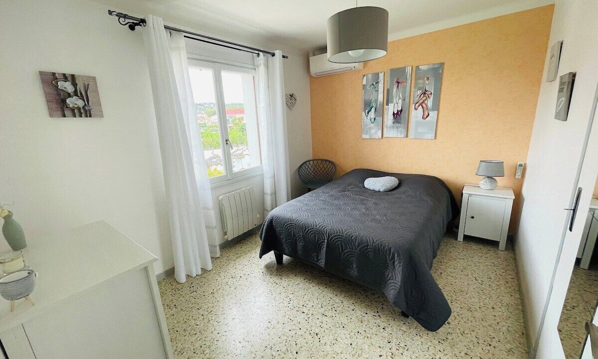 Photo of Bedroom in Six-Fours-les-Plages