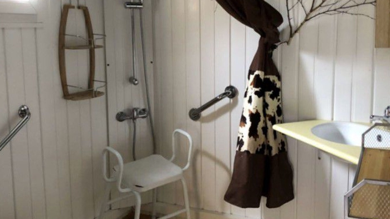 Photo of Bathroom in Roquefeuil