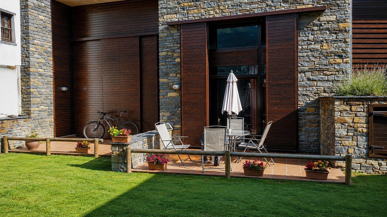 Photo of Outdoor in Areu